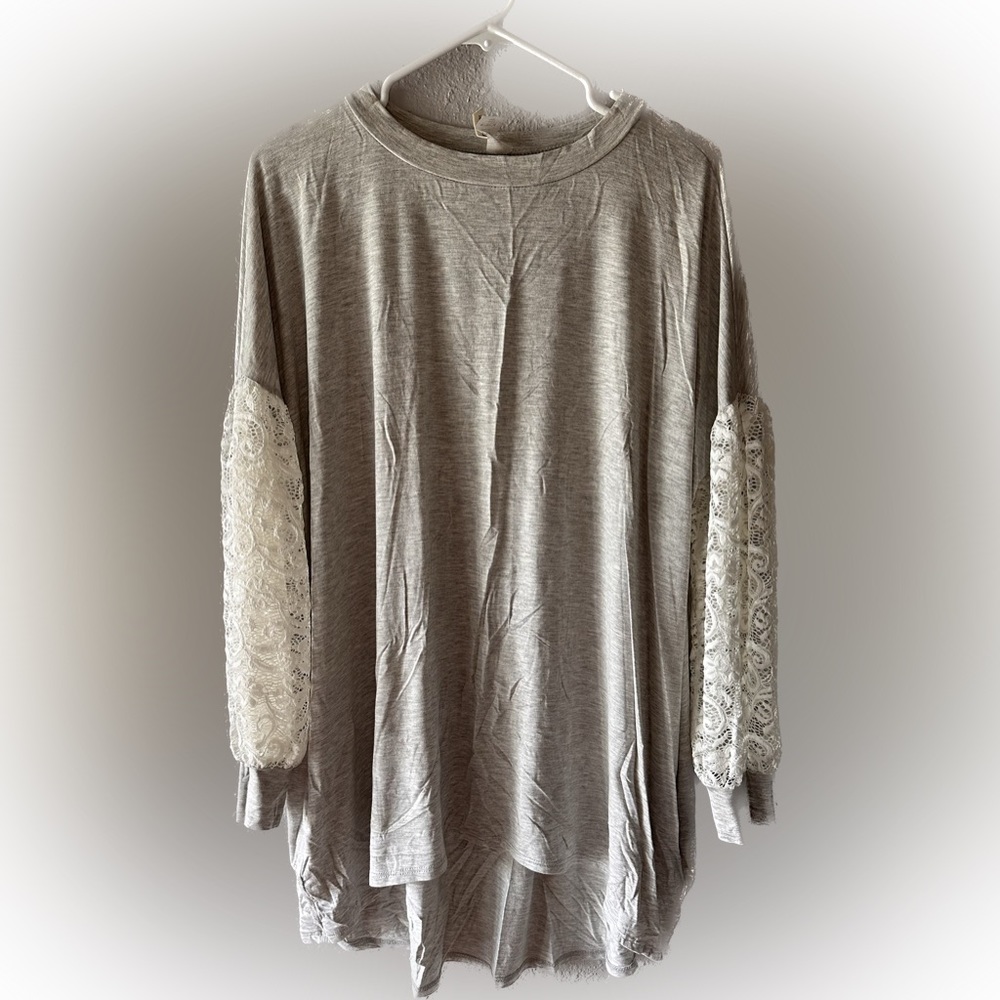Roomy long sleeve grey top with lace sleeves